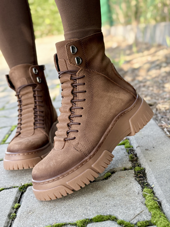 Botki OLEKSY z naturalnej skóry – styl, który trwa