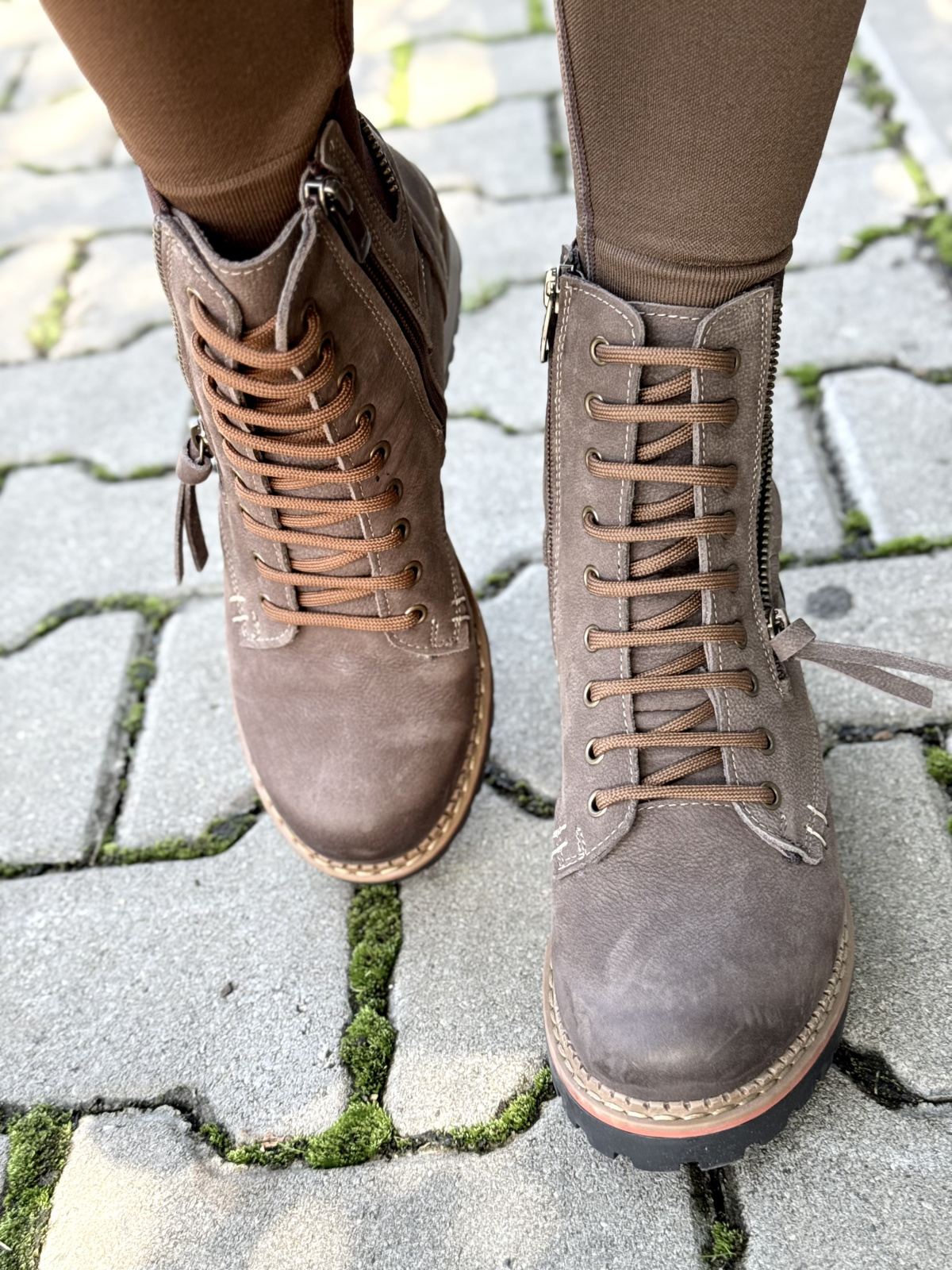 Botki OLEKSY z naturalnej skóry – styl, który trwa