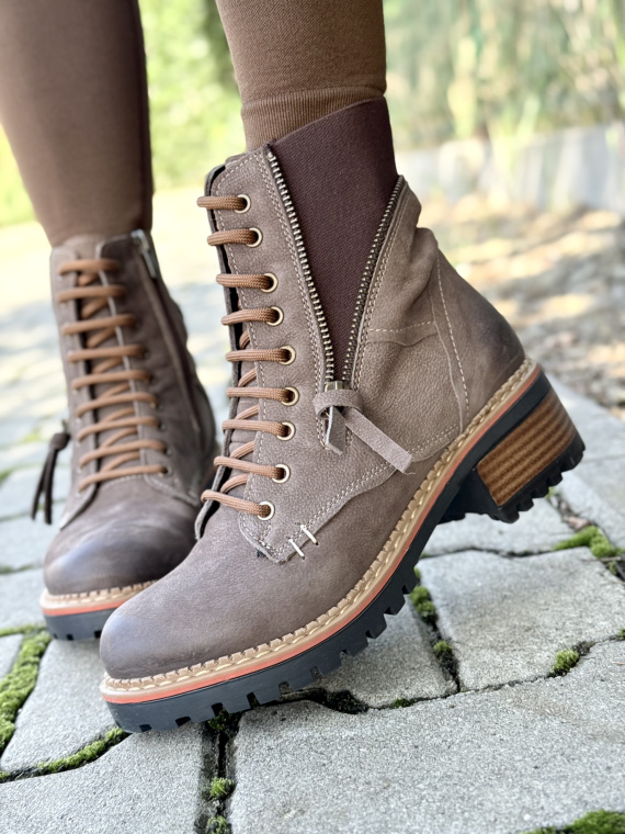 Botki OLEKSY z naturalnej skóry – styl, który trwa