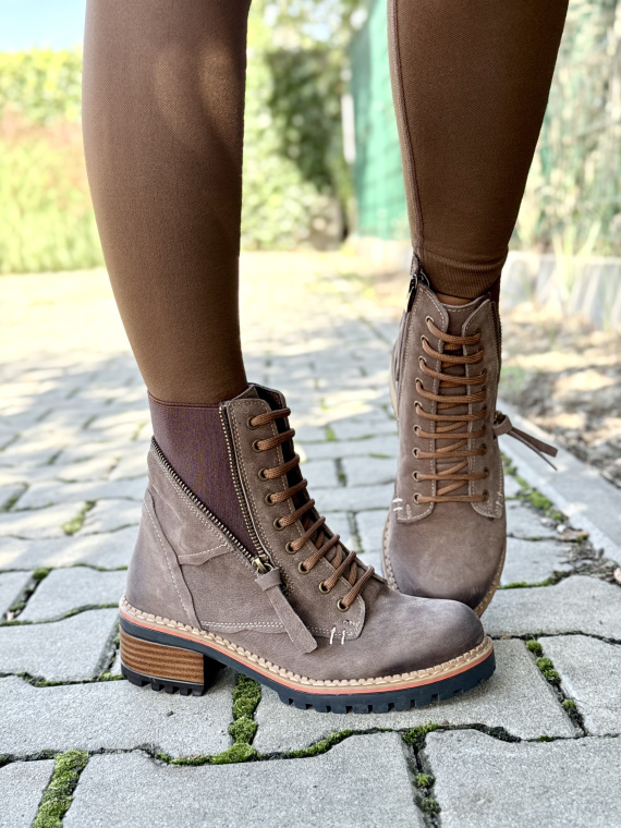 Botki OLEKSY z naturalnej skóry – styl, który trwa