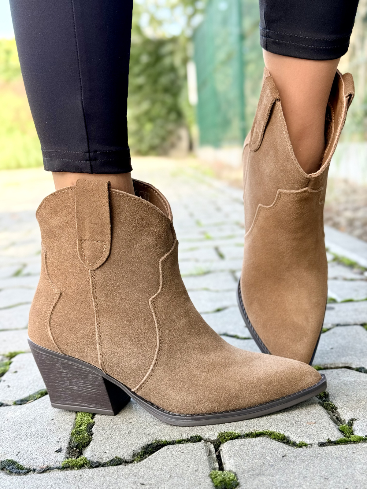 Kowbojki damskie ze skóry naturalnej