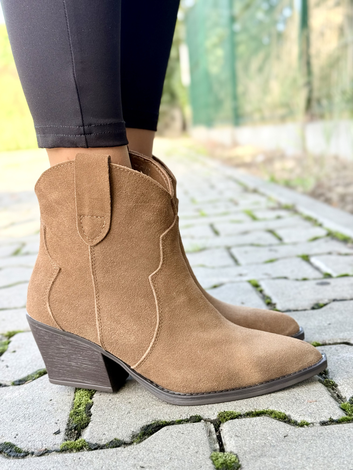 Kowbojki damskie ze skóry naturalnej