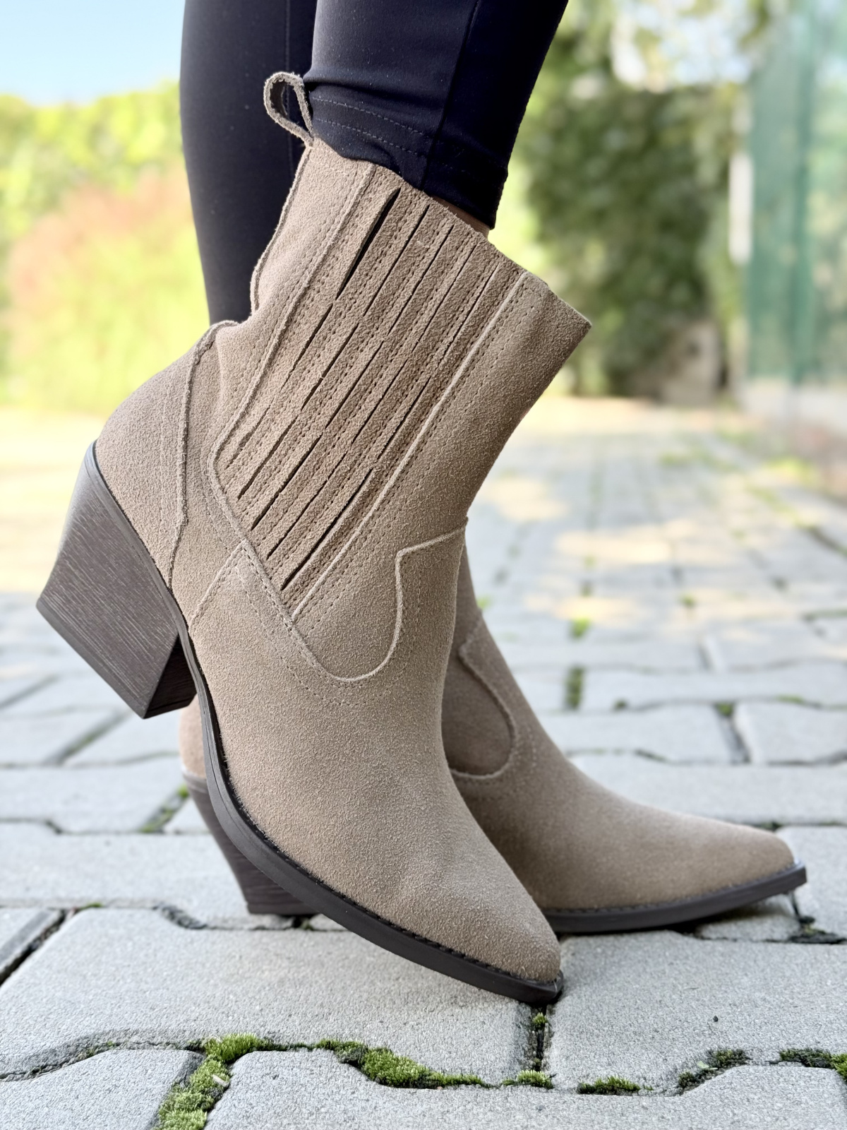 Kowbojki damskie ze skóry naturalnej