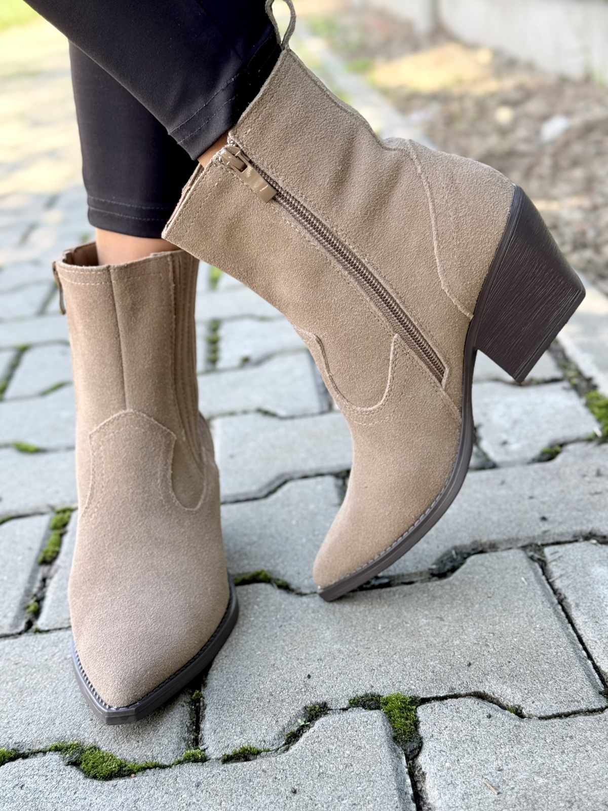 Kowbojki damskie ze skóry naturalnej