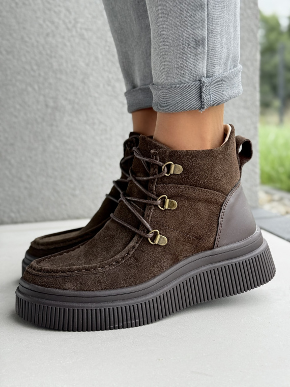 Botki ze skóry naturalnej – styl i wygoda na co dzień