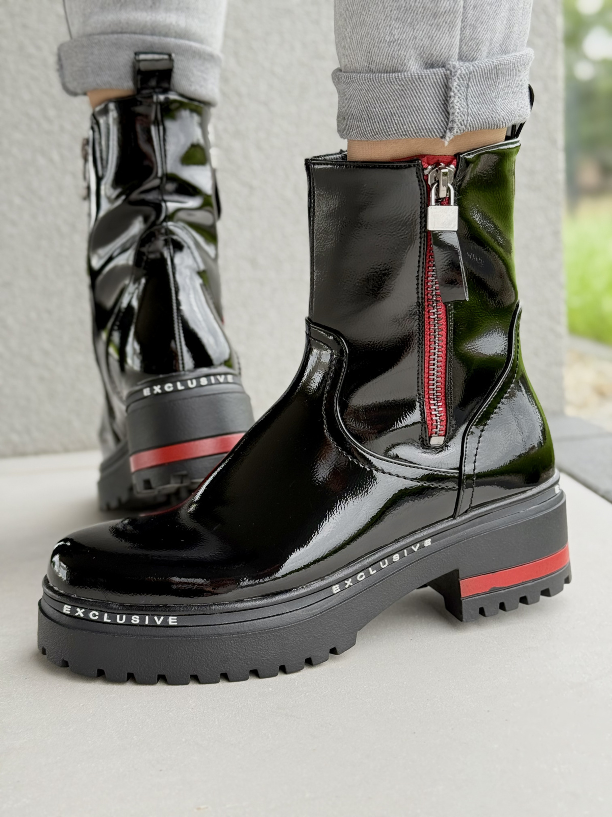 Lakierowane botki damskie