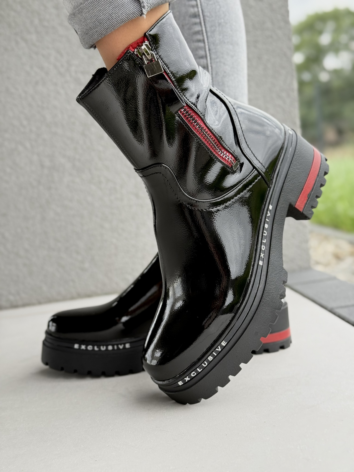 Lakierowane botki damskie