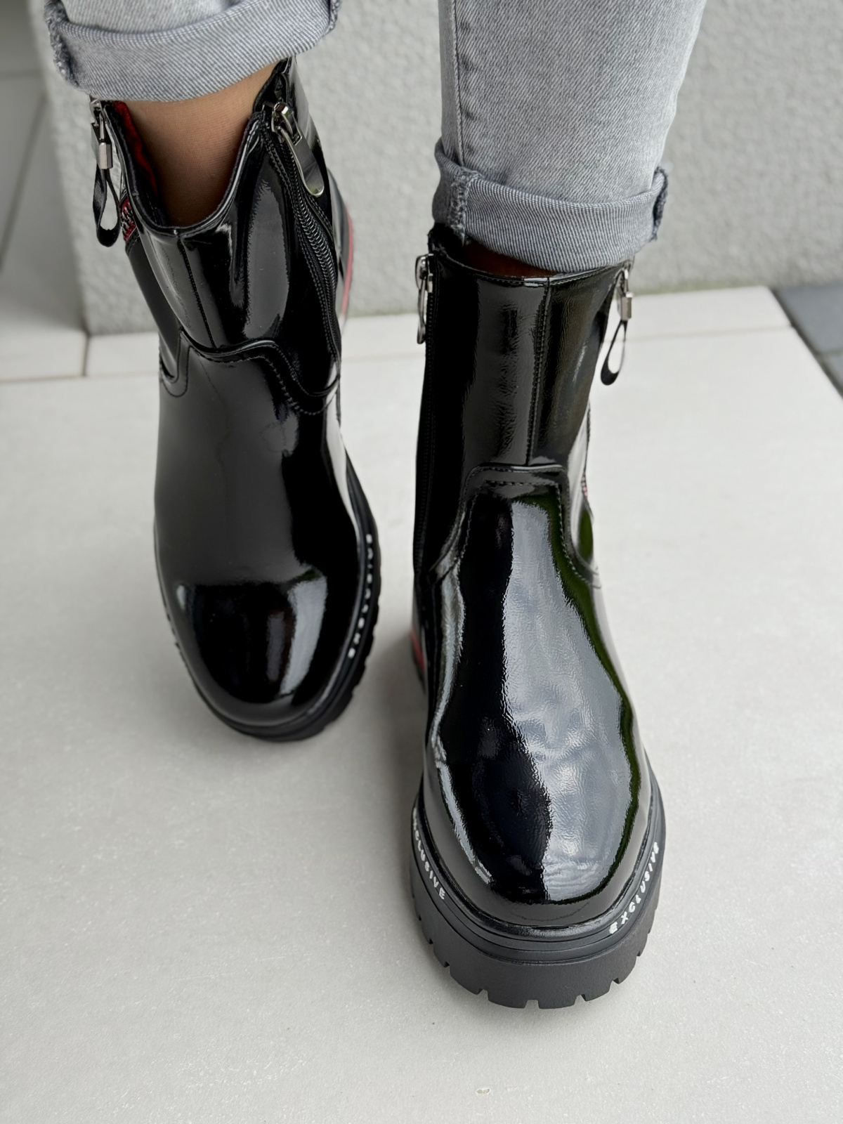 Lakierowane botki damskie