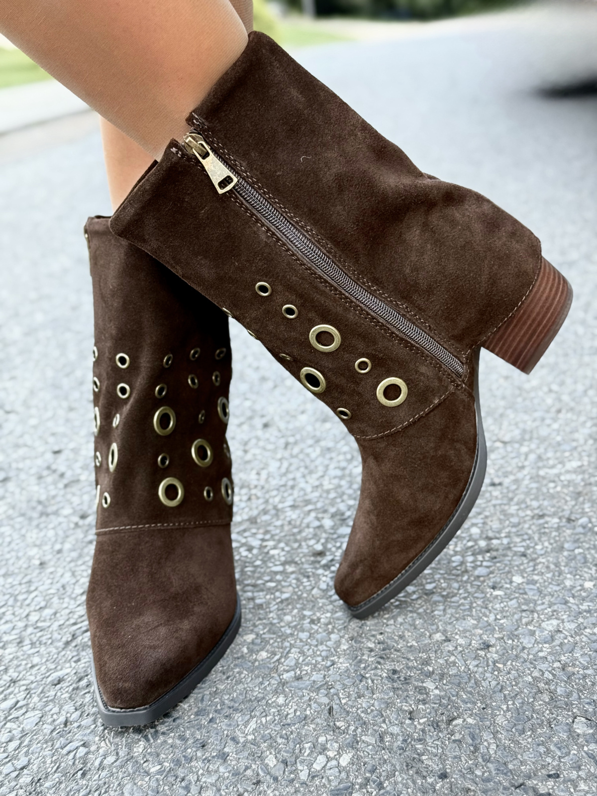 Kowbojki ze skóry naturalnej – styl i wygoda na co dzień