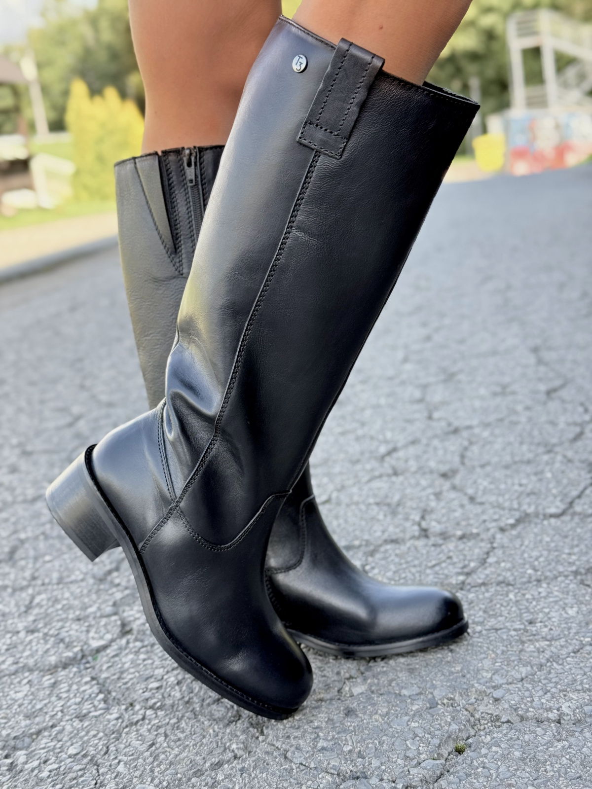 Eleganckie kozaki damskie ze skóry naturalnej – komfort i styl na lata