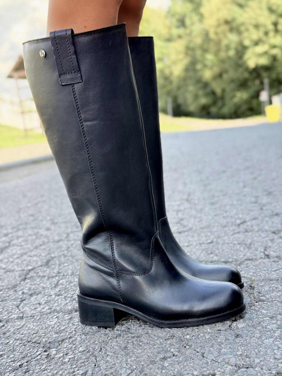 Eleganckie kozaki damskie ze skóry naturalnej – komfort i styl na lata