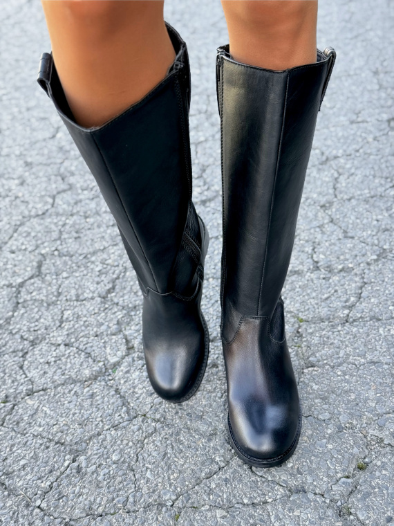 Eleganckie kozaki damskie ze skóry naturalnej – komfort i styl na lata