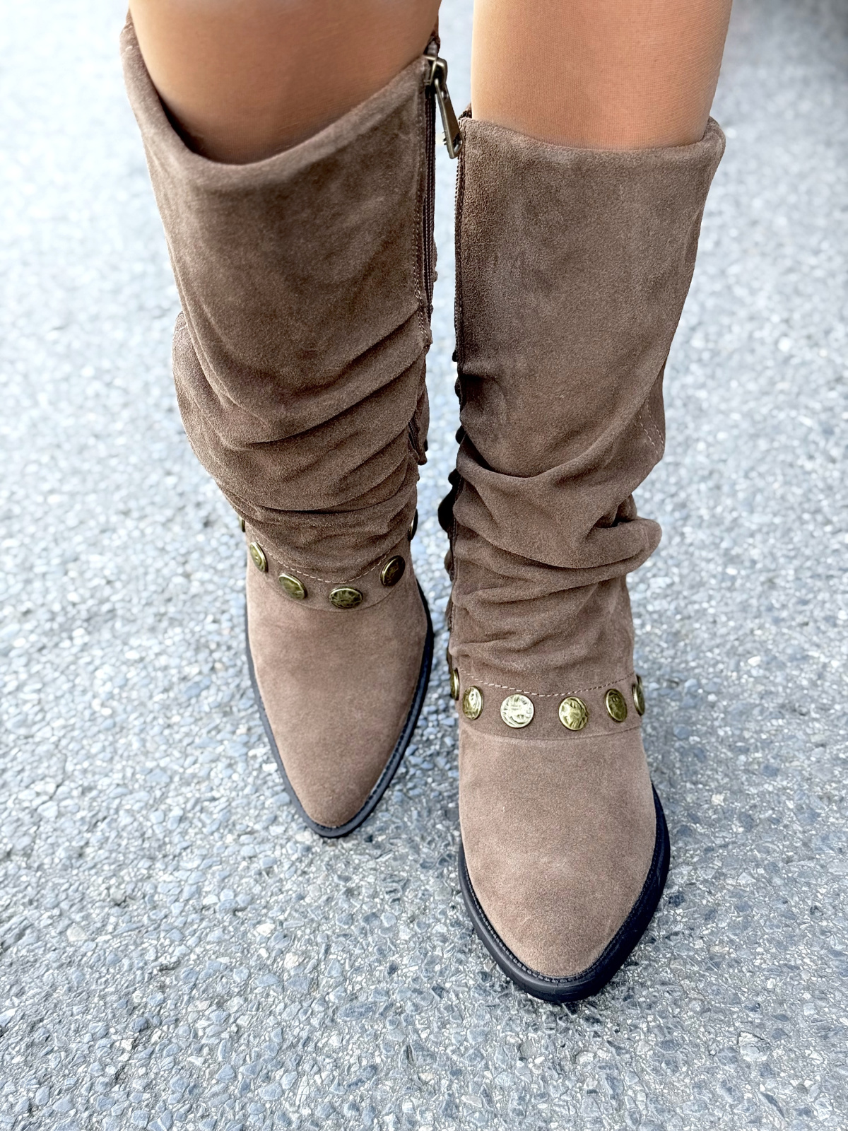 Damskie kowbojki ze skóry naturalnej – styl, wygoda i ponadczasowa jakość