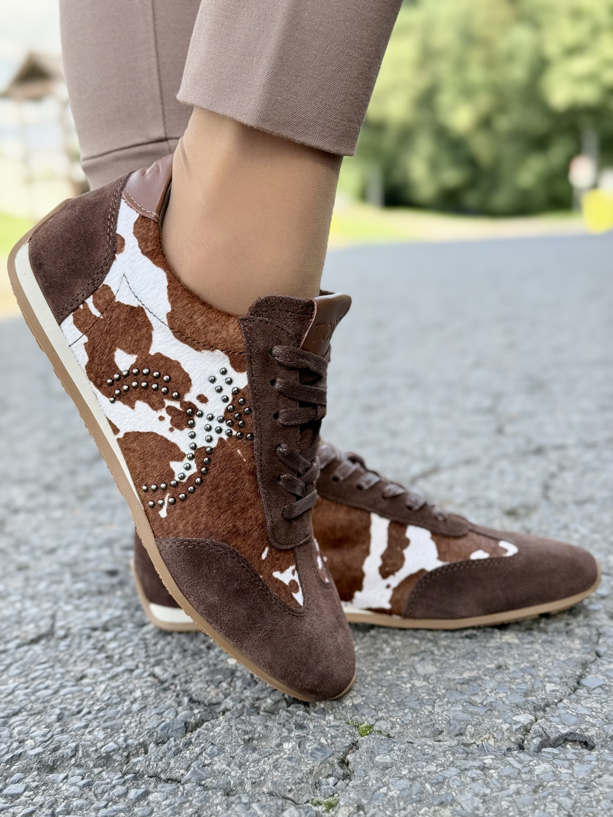 Sneakersy damskie z naturalnej skóry – elegancja w ruchu