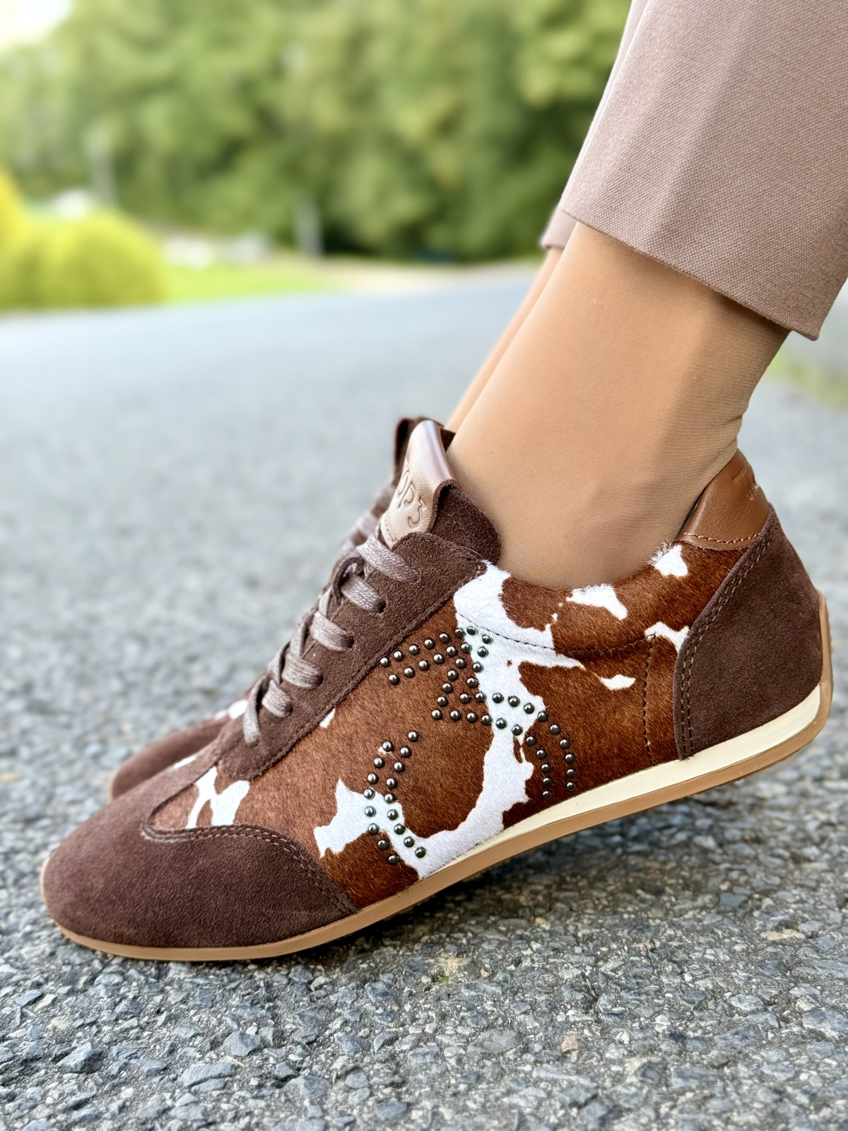 Sneakersy damskie z naturalnej skóry – elegancja w ruchu