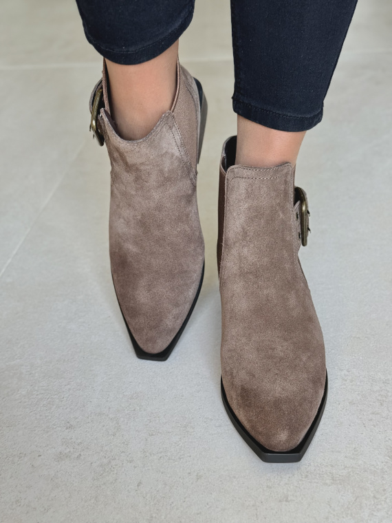 Botki damskie ze skóry naturalnej – styl i wygoda na co dzień