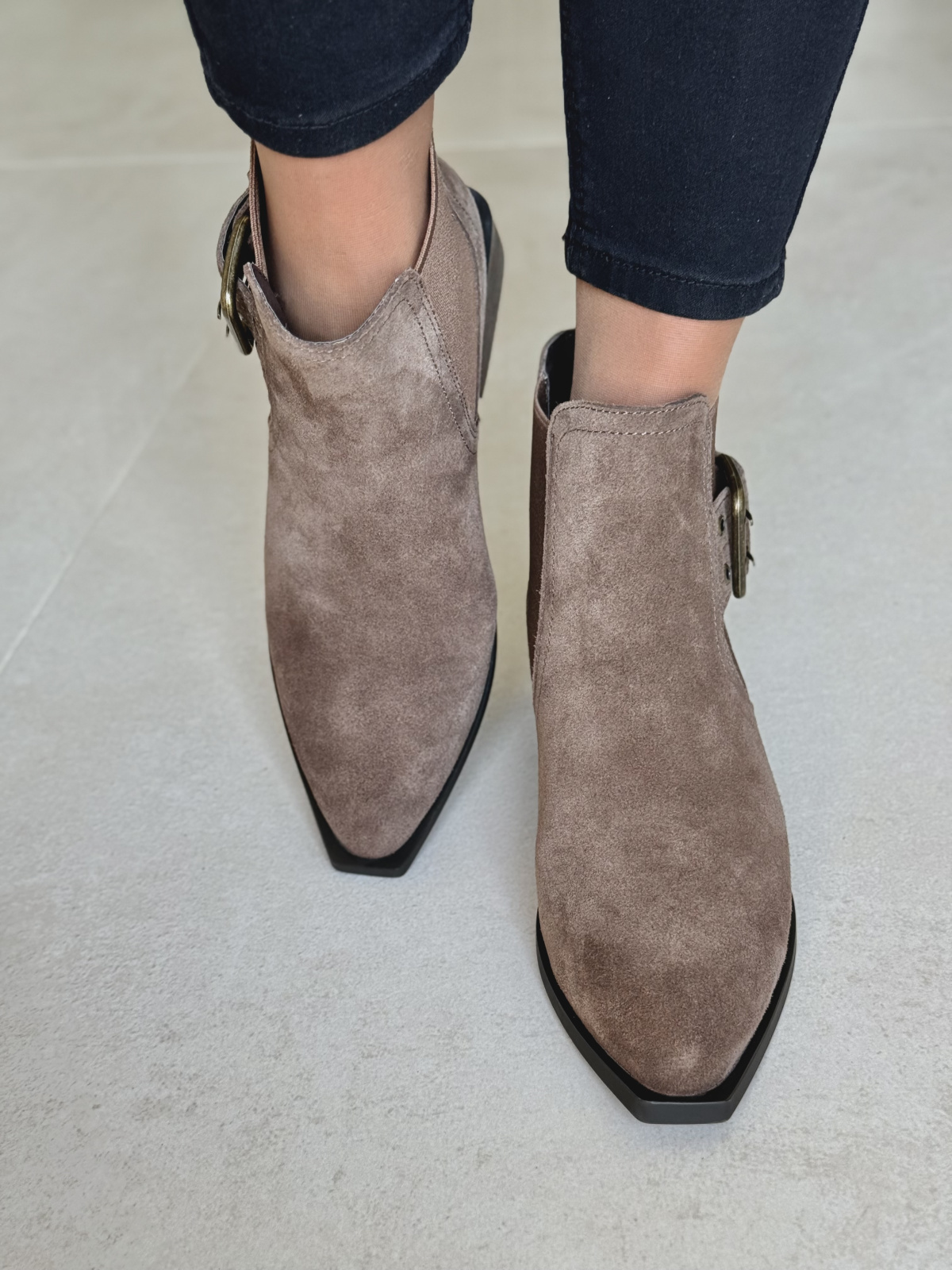 Botki damskie ze skóry naturalnej – styl i wygoda na co dzień