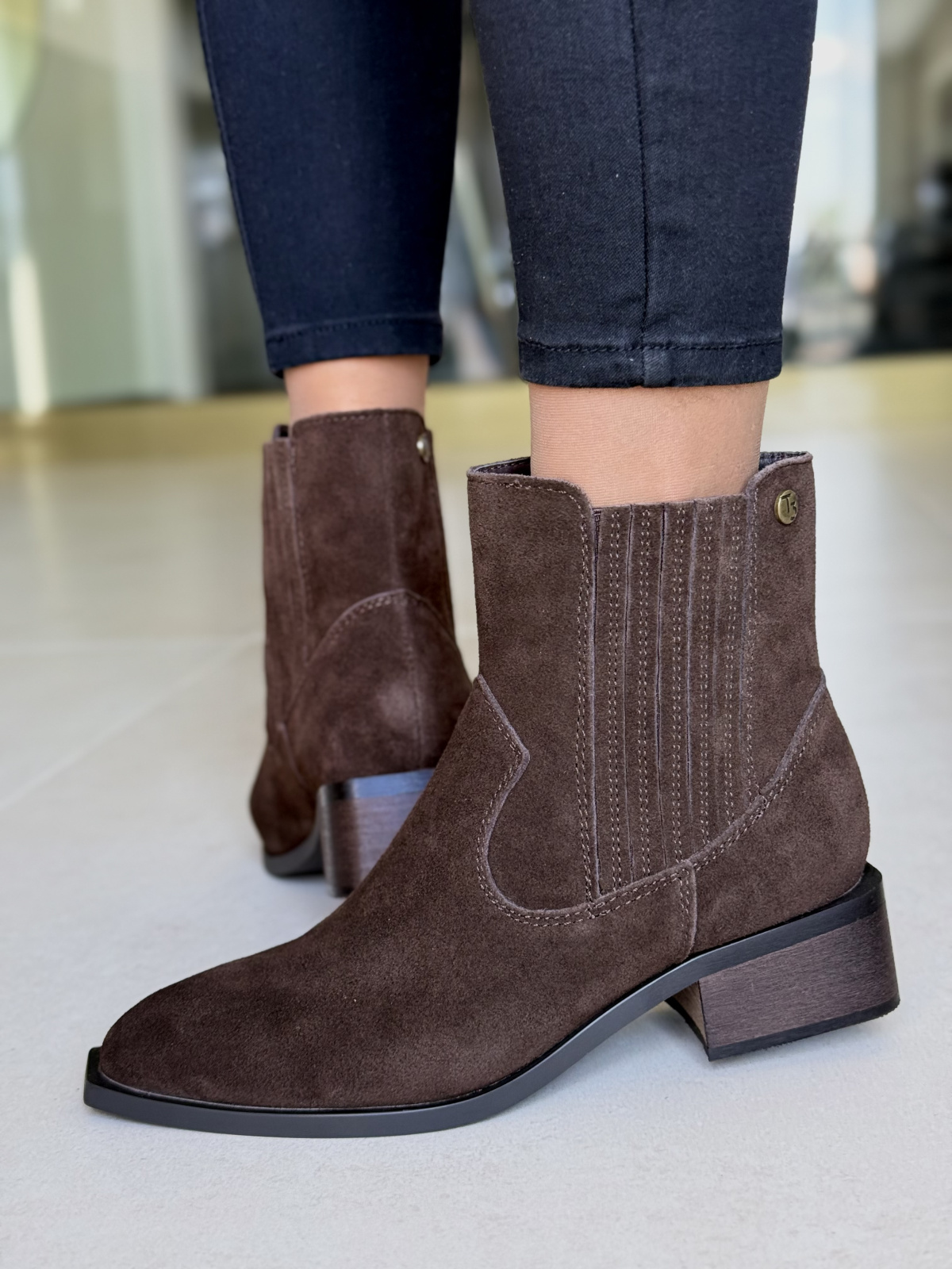 Eleganckie botki z naturalnej skóry dla wymagających kobiet