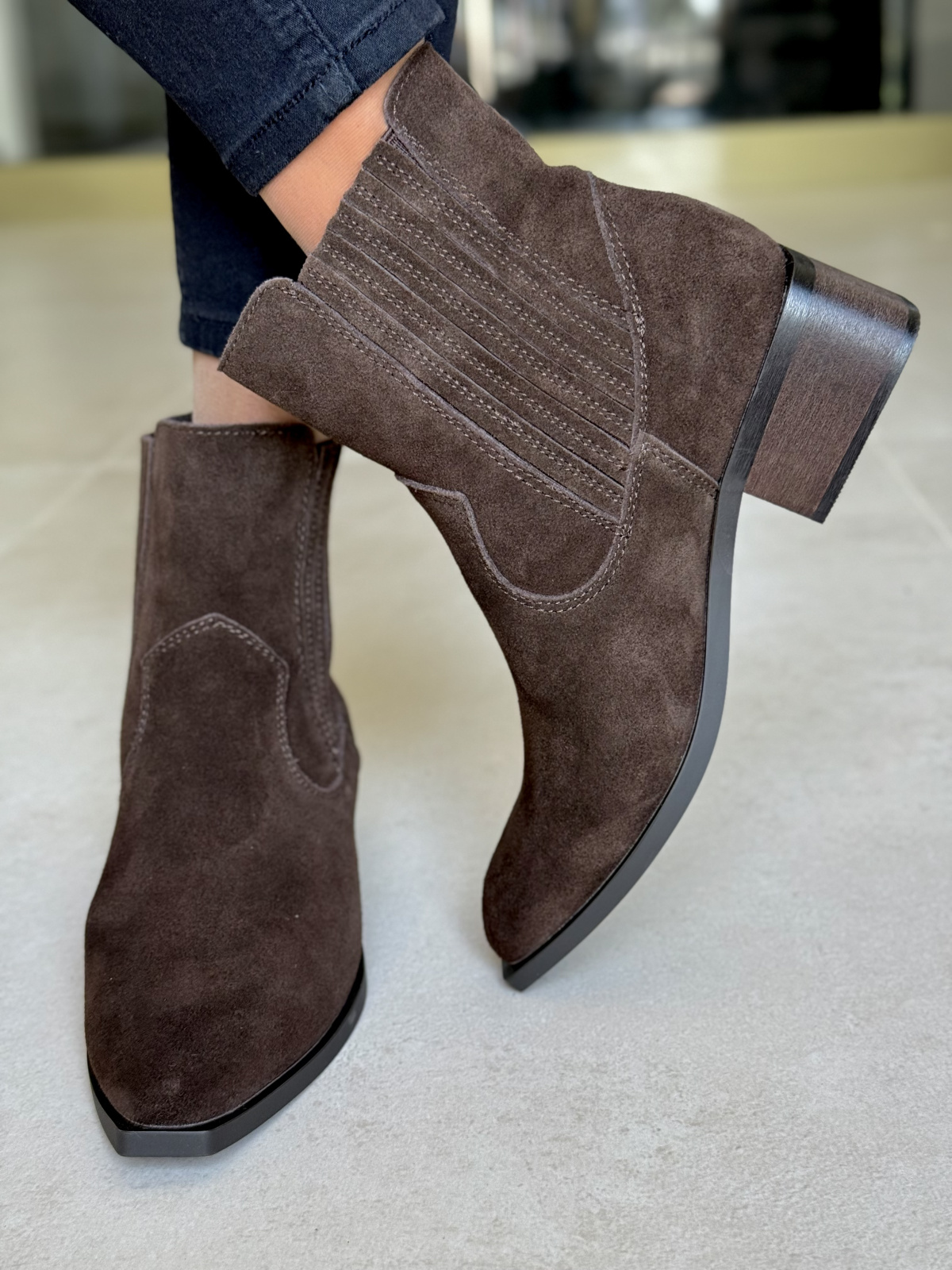 Eleganckie botki z naturalnej skóry dla wymagających kobiet