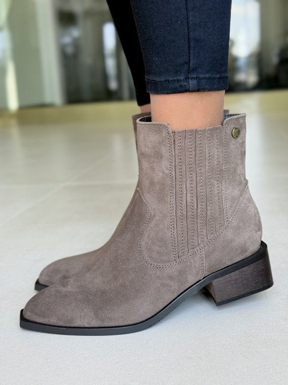 Eleganckie botki z naturalnej skóry dla wymagających kobiet