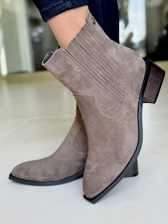 Eleganckie botki z naturalnej skóry dla wymagających kobiet