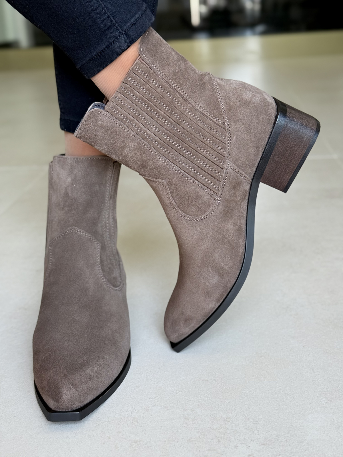 Eleganckie botki z naturalnej skóry dla wymagających kobiet