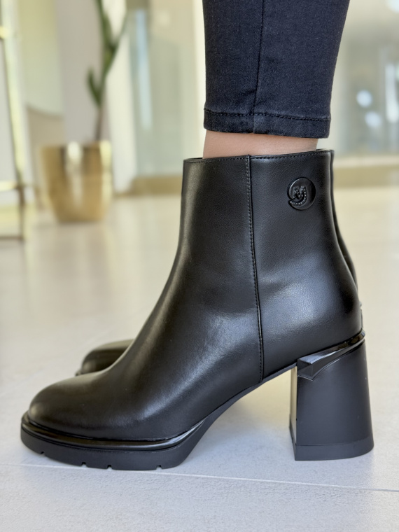 Eleganckie botki ze skóry naturalnej – styl i wygoda na co dzień