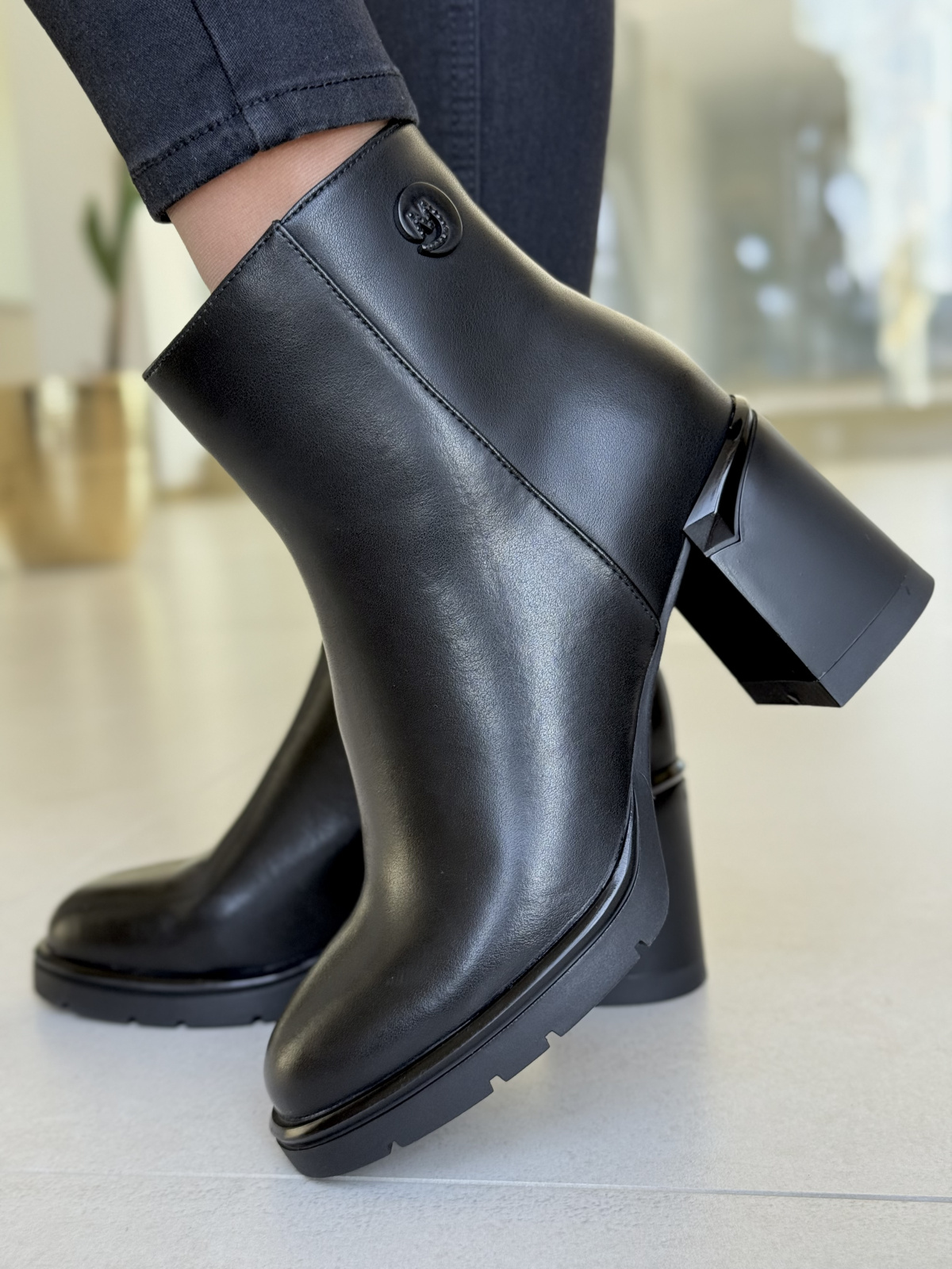 Eleganckie botki ze skóry naturalnej – styl i wygoda na co dzień