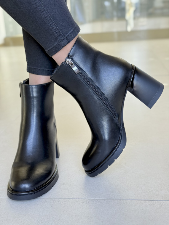 Eleganckie botki ze skóry naturalnej – styl i wygoda na co dzień