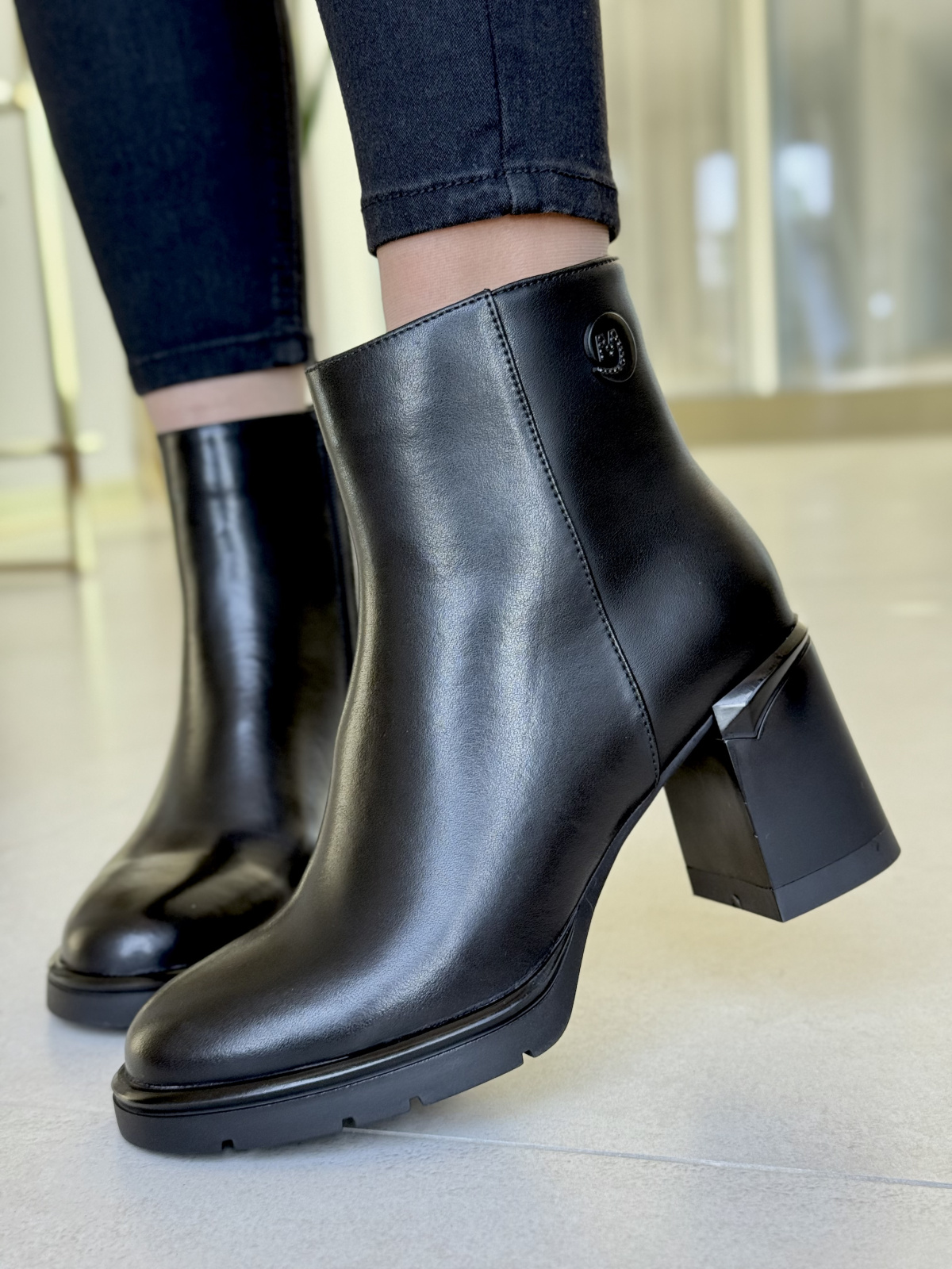 Eleganckie botki ze skóry naturalnej – styl i wygoda na co dzień