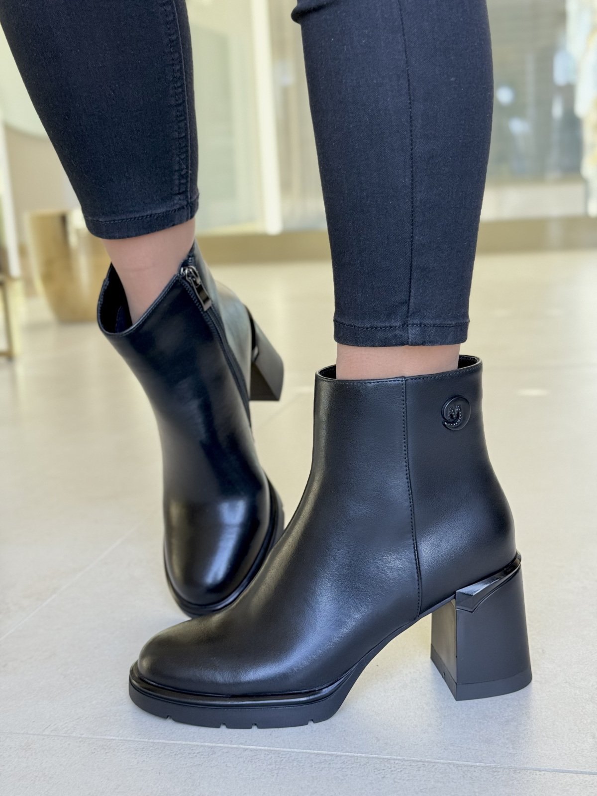 Eleganckie botki ze skóry naturalnej – styl i wygoda na co dzień