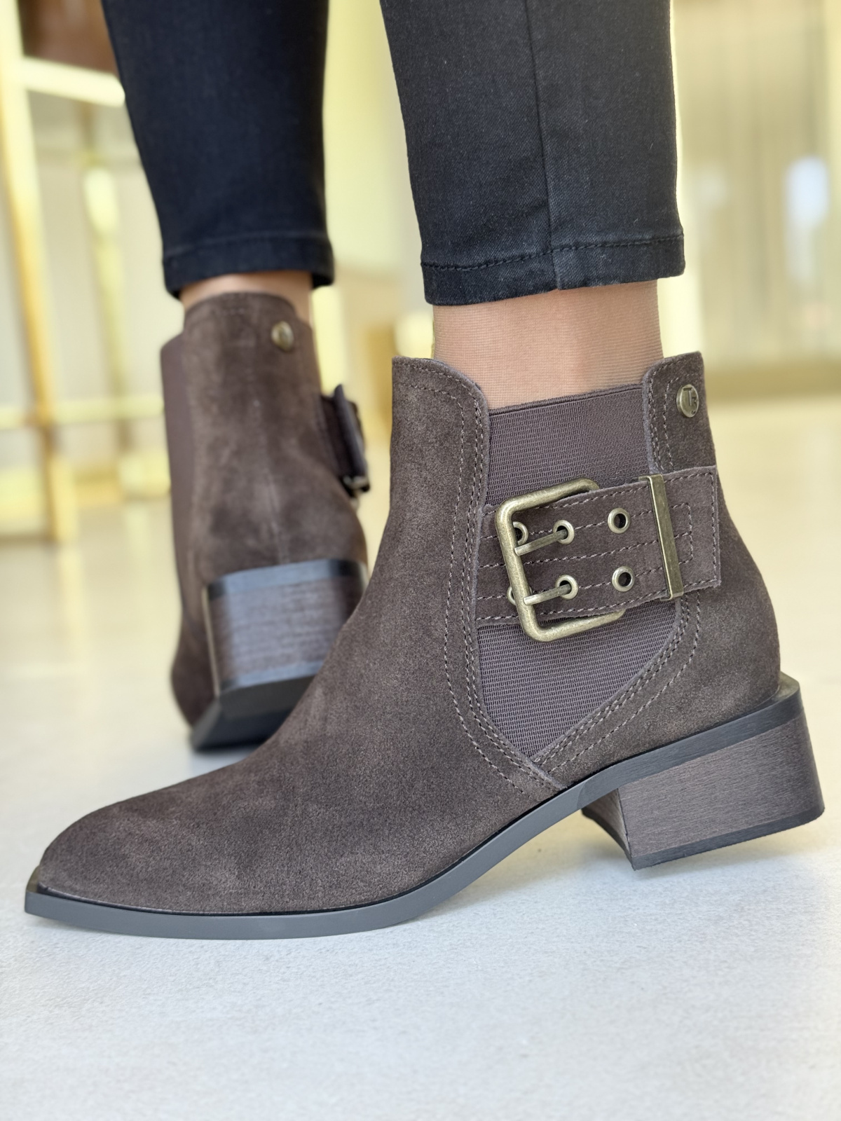 Brązowe botki damskie ze skóry naturalnej – styl i wygoda na co dzień