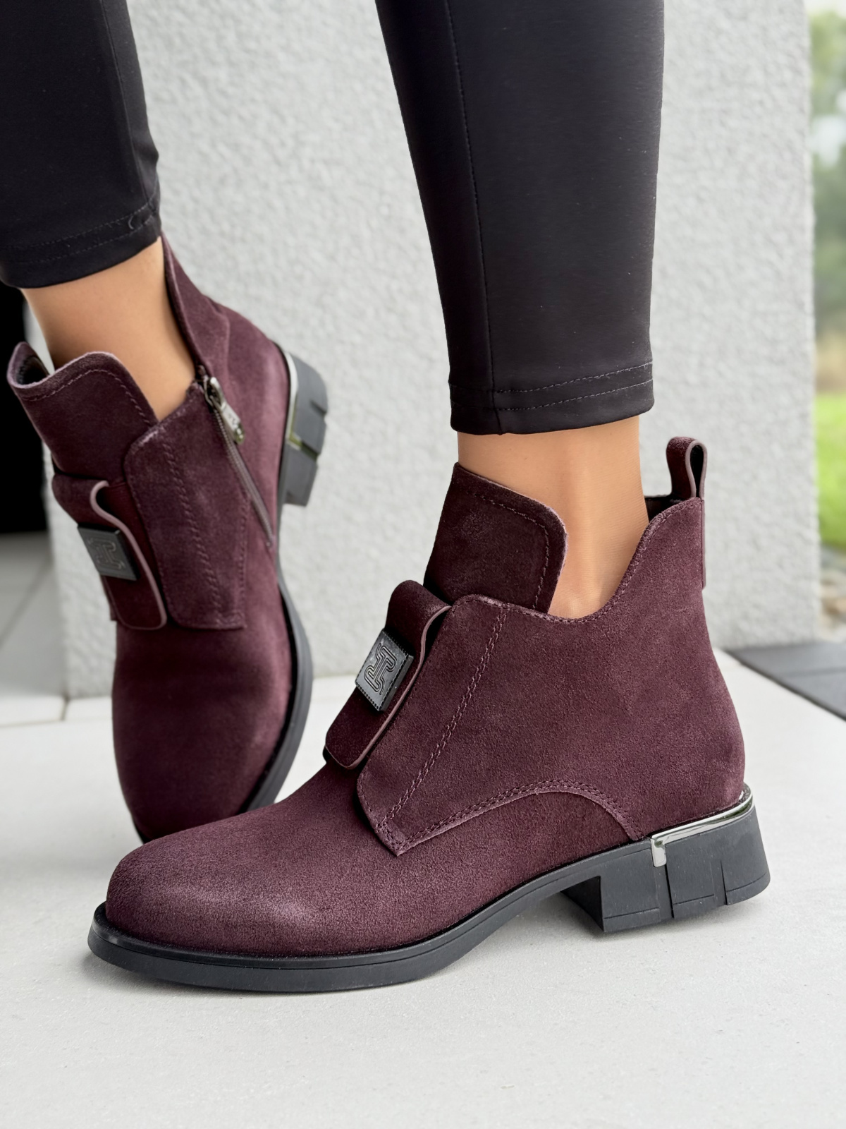 Eleganckie botki damskie ze skóry naturalnej – burgundowa klasyka