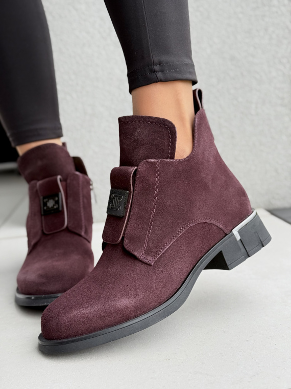Eleganckie botki damskie ze skóry naturalnej – burgundowa klasyka