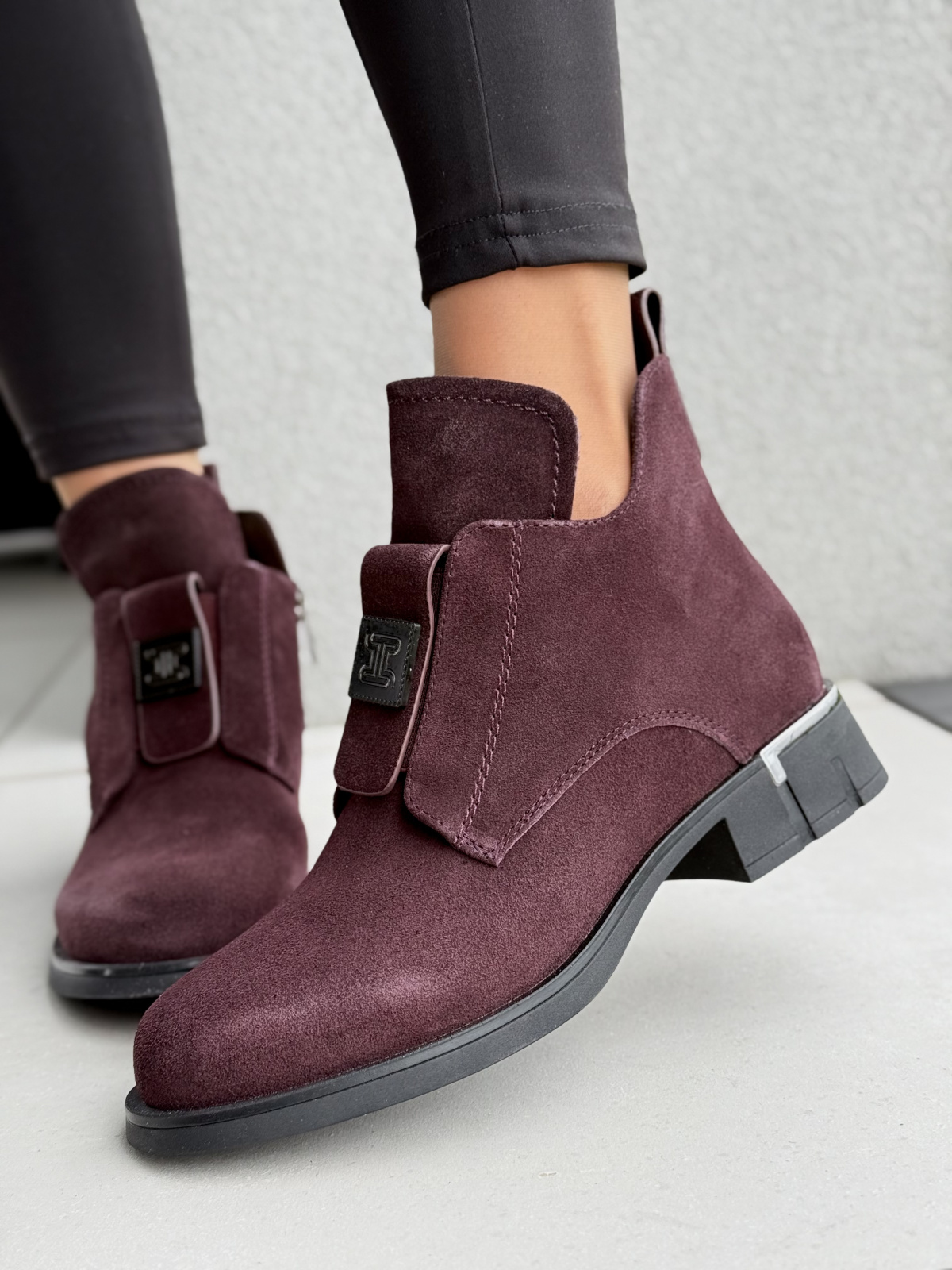 Eleganckie botki damskie ze skóry naturalnej – burgundowa klasyka