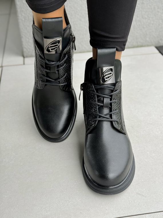 Damskie botki ze skóry naturalnej – elegancja i wygoda na co dzień