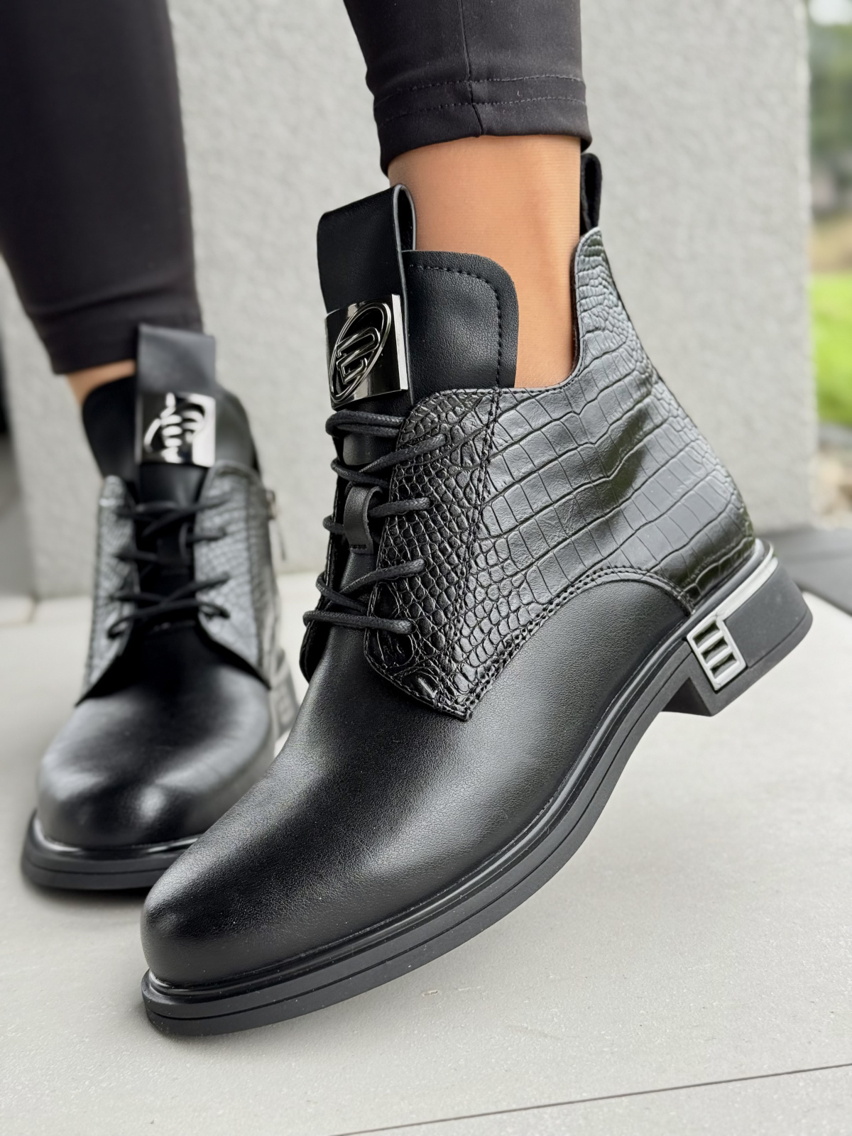 Damskie botki ze skóry naturalnej – elegancja i wygoda na co dzień