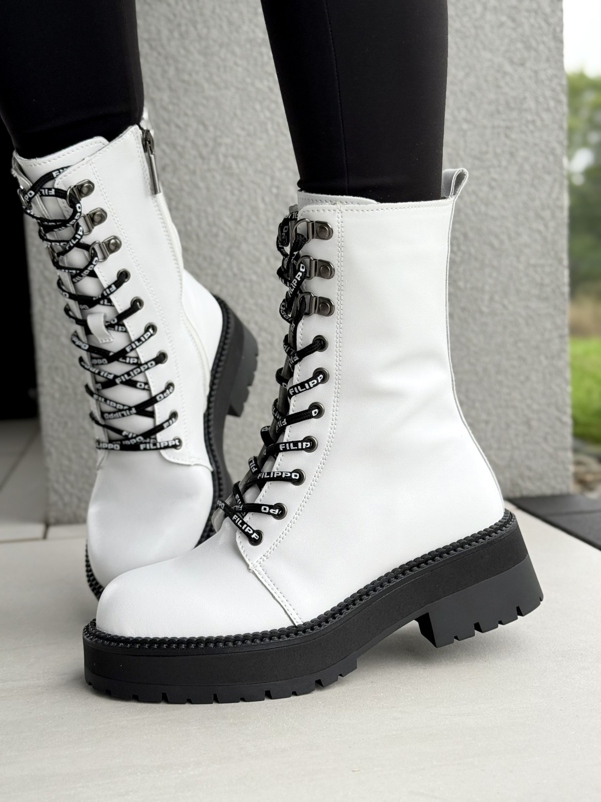 Botki skórzane białe – luksus, który czuć w każdym kroku