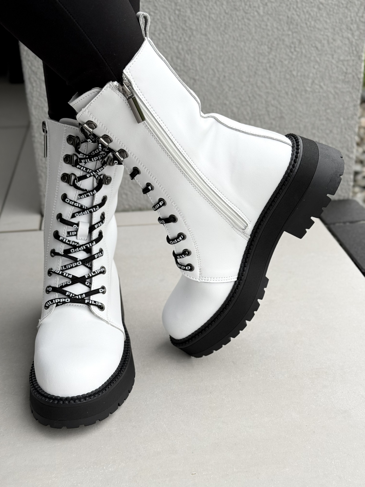 Botki skórzane białe – luksus, który czuć w każdym kroku