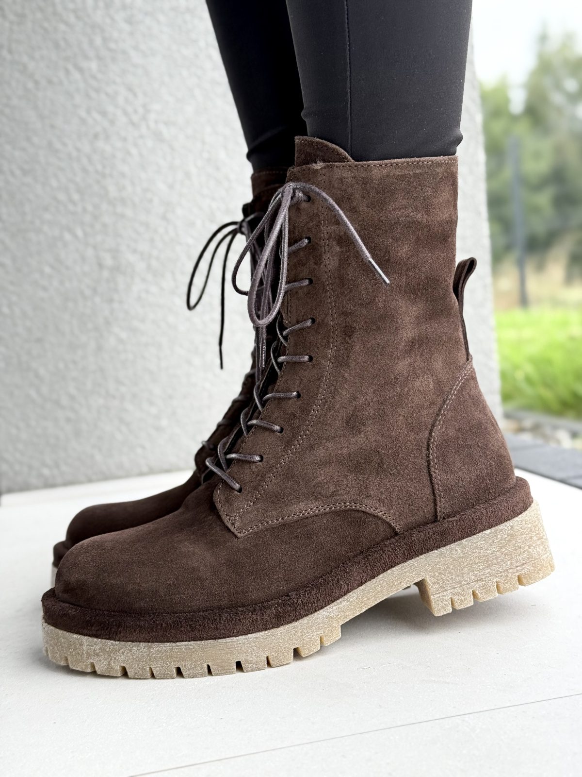 Botki damskie z naturalnej skóry – styl i wygoda na co dzień