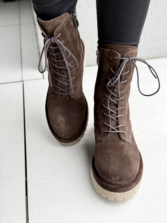 Botki damskie z naturalnej skóry – styl i wygoda na co dzień