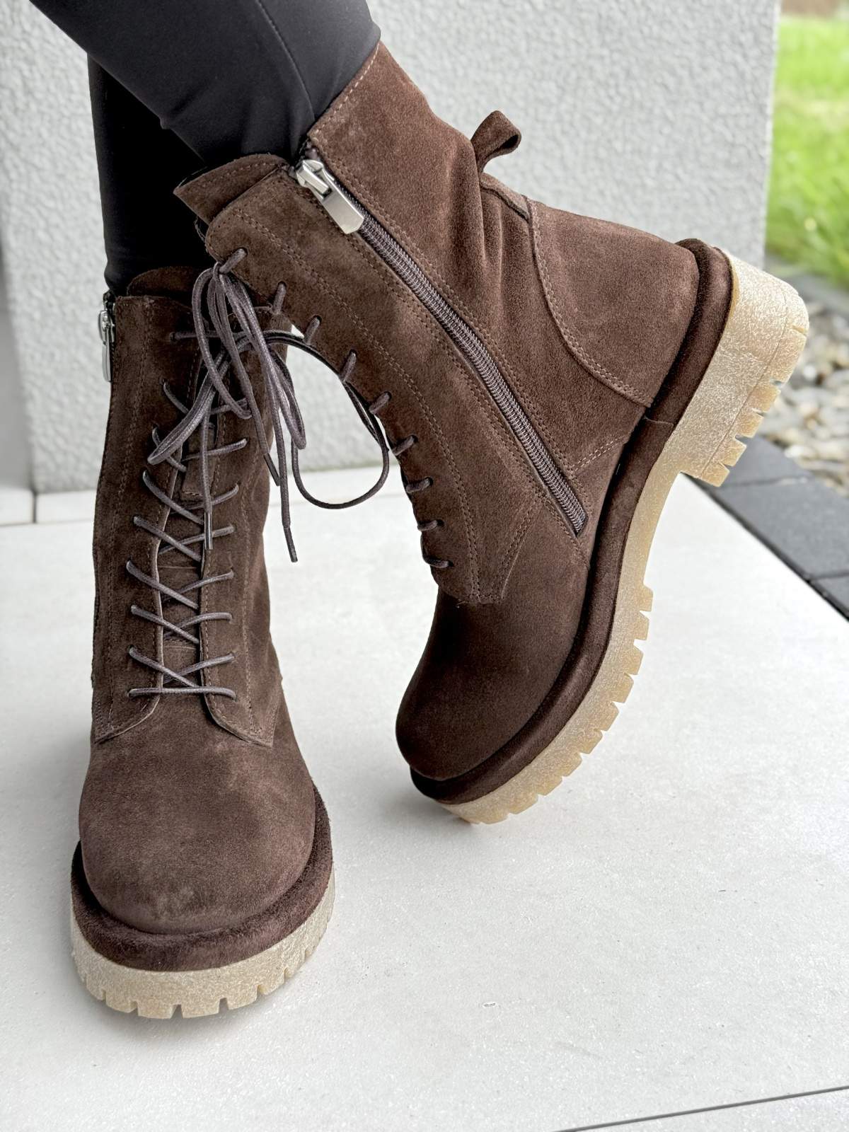 Botki damskie z naturalnej skóry – styl i wygoda na co dzień