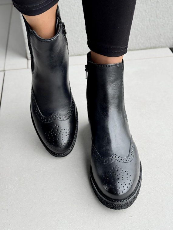 Damskie sztyblety ze skóry naturalnej – styl, który trwa