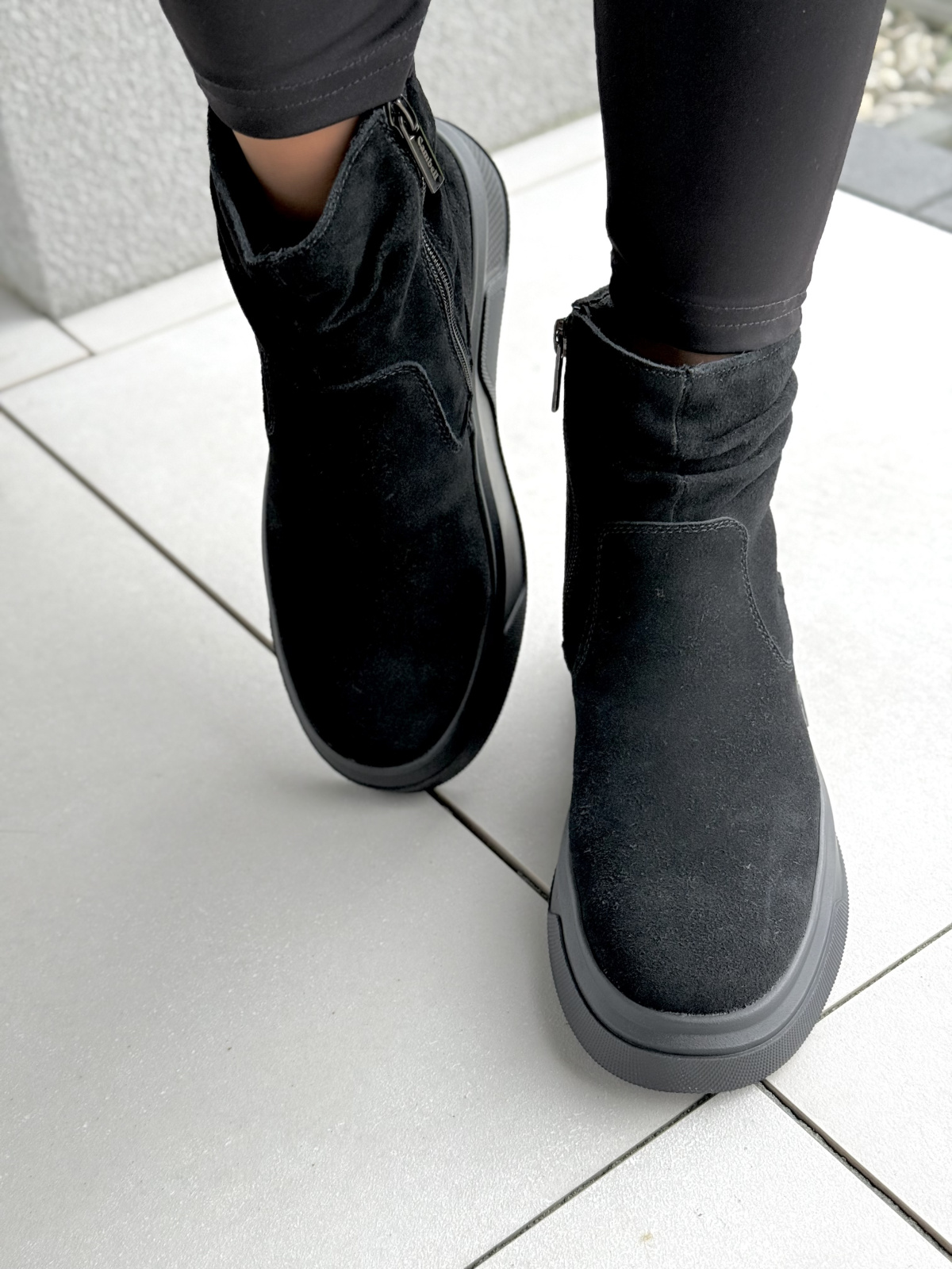 Stylowe botki z naturalnej skóry – komfort na każdy dzień