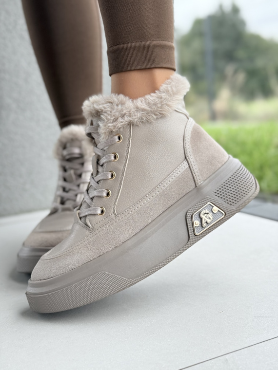 Sneakersy ze skóry naturalnej – komfort i styl w jednym