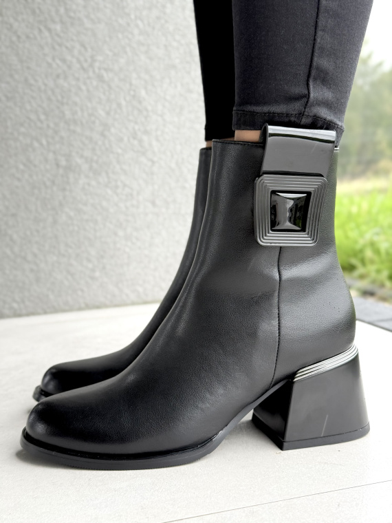 Botki damskie ze skóry naturalnej – elegancja i wygoda