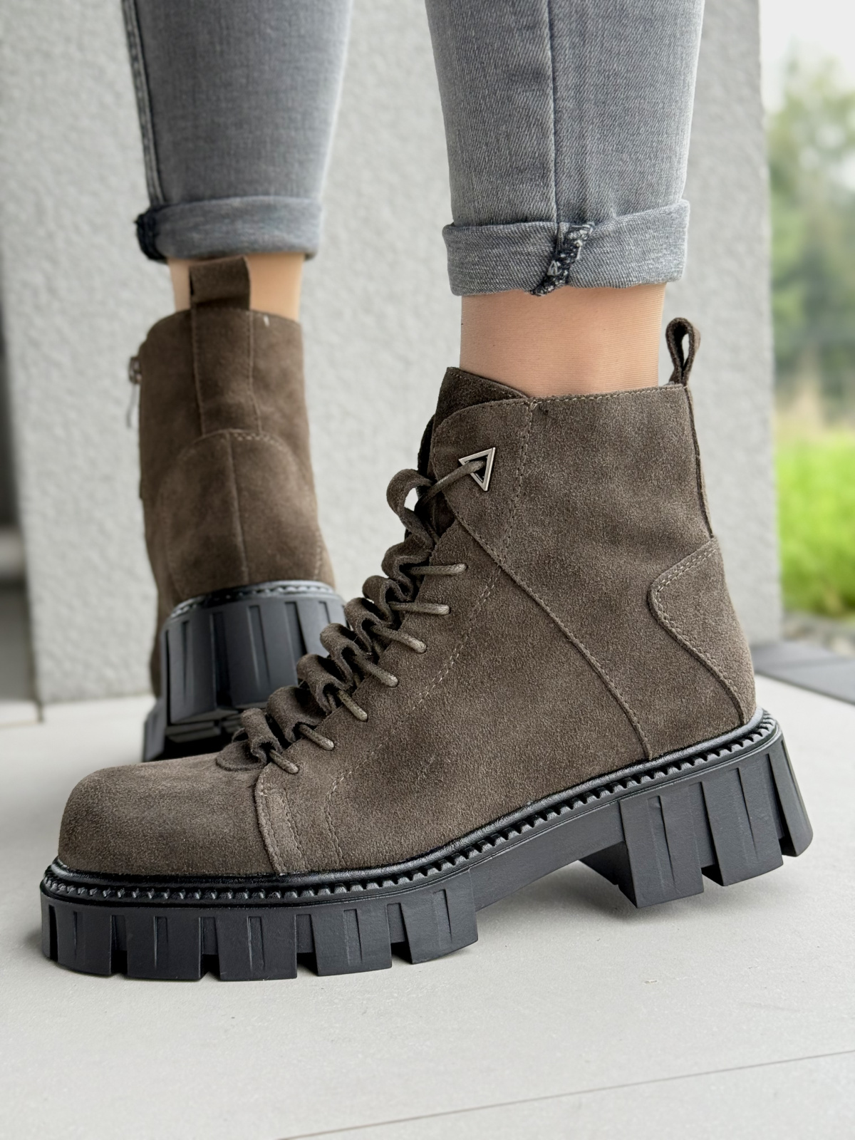 Trapery ze skóry naturalnej – styl i wygoda na co dzień