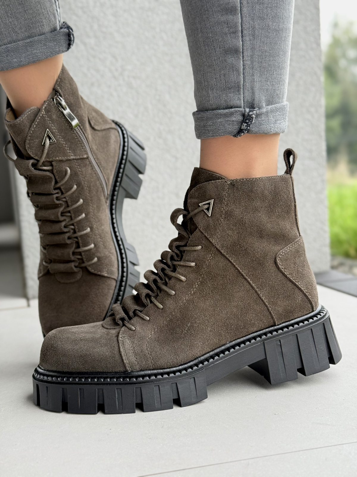 Trapery ze skóry naturalnej – styl i wygoda na co dzień