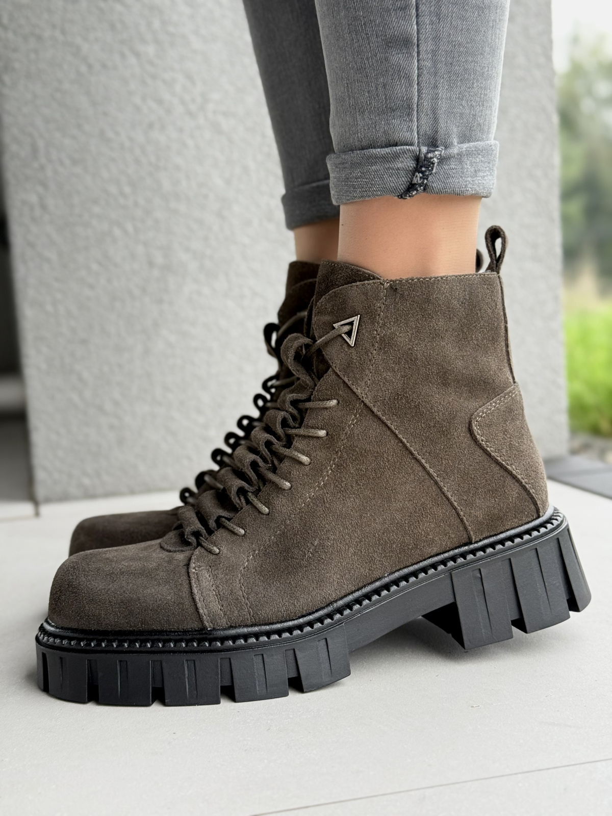 Trapery ze skóry naturalnej – styl i wygoda na co dzień