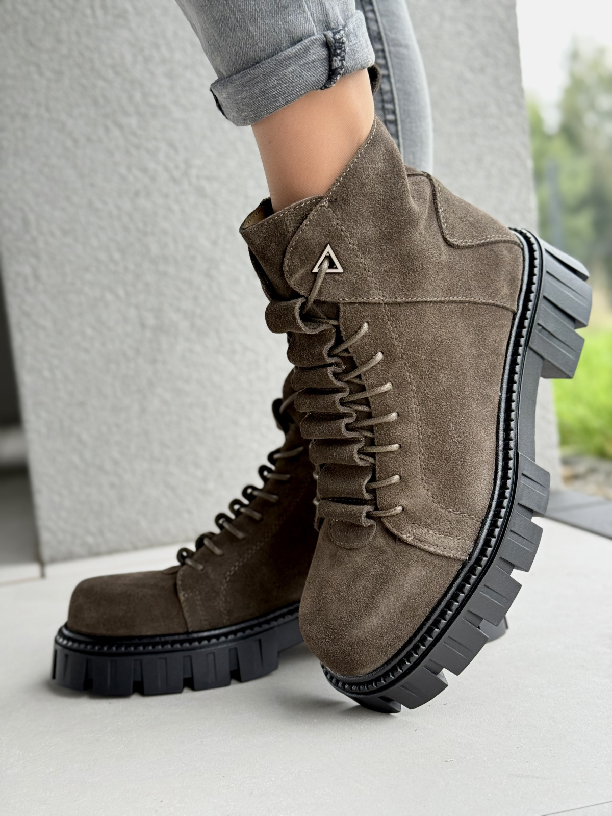 Trapery ze skóry naturalnej – styl i wygoda na co dzień